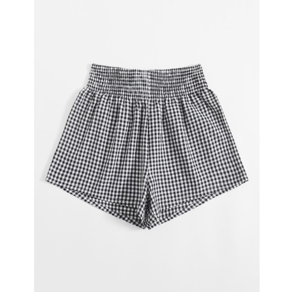 Boutique | Checkered Shorts - Picture 2 of 10